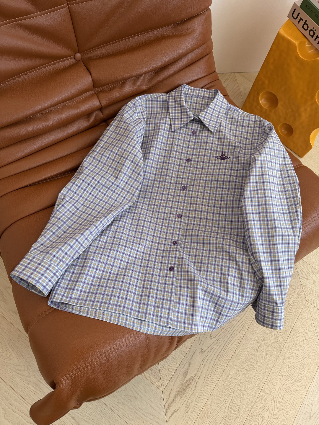 休闲时髦 26春夏 土星logo刺绣格子衬衫 格子的配色很好看 恰到好处的廓形 帅气BF风格 慵懒氛围十