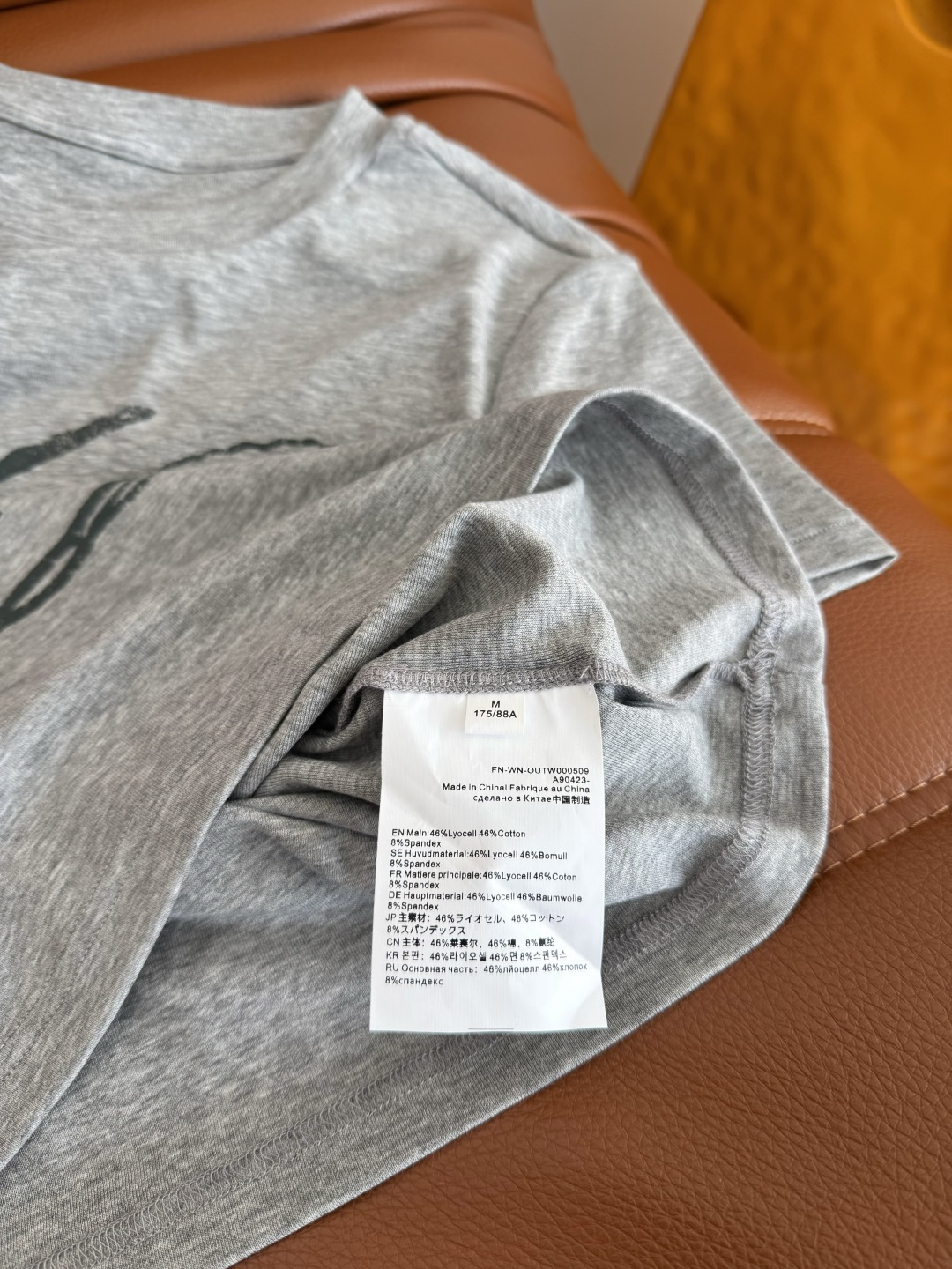 夏季必备款 史努比图案修身T恤 太好穿了啊 单穿内搭必备 采用带有弹性的棉质面料 上身修身显瘦 妥妥的时