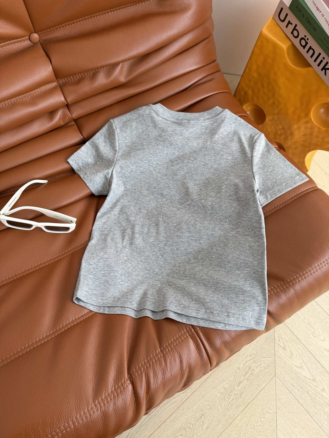 夏季必备款 史努比图案修身T恤 太好穿了啊 单穿内搭必备 采用带有弹性的棉质面料 上身修身显瘦 妥妥的时