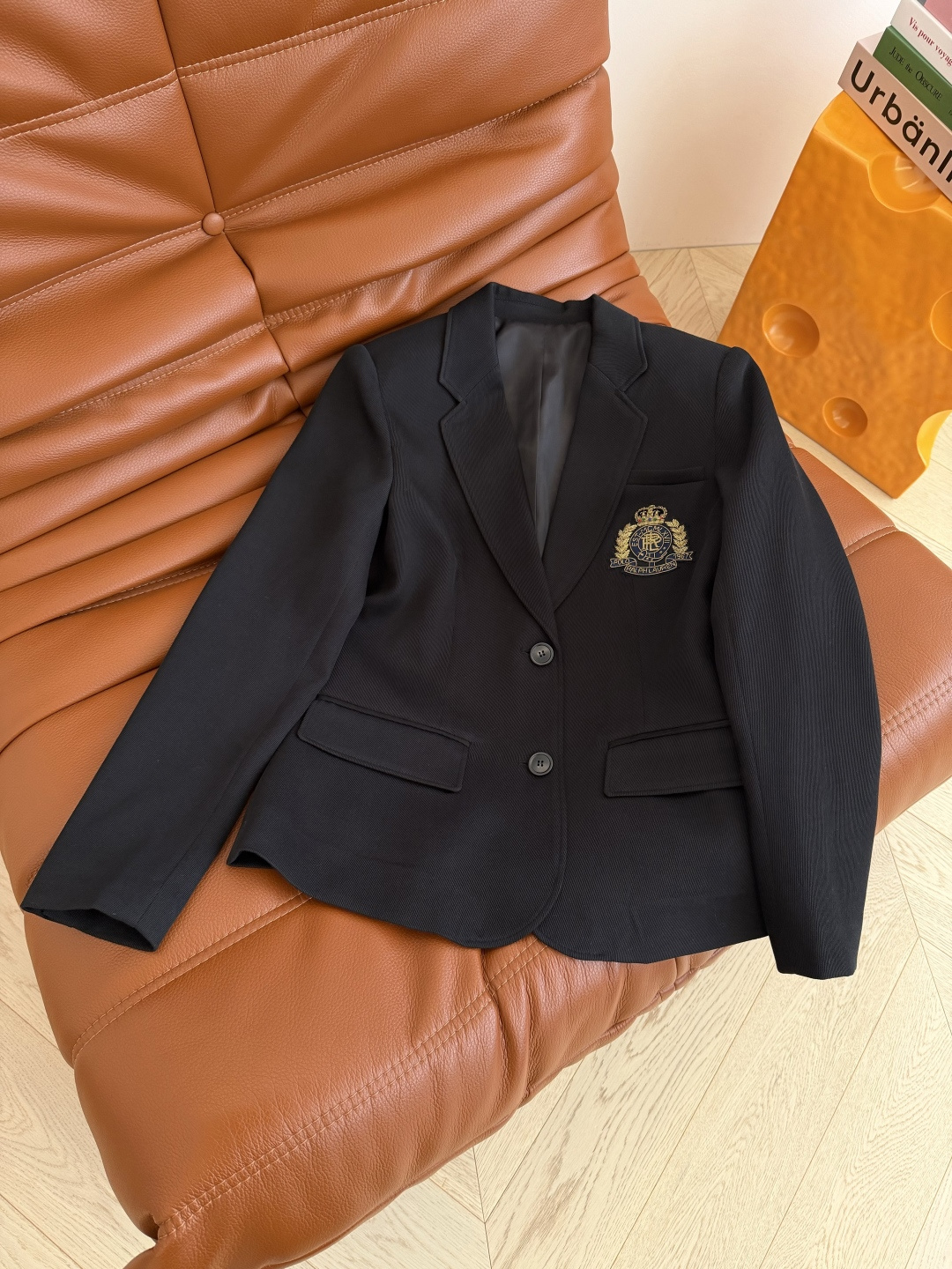 26新款 定制纯手工印度丝徽章西装外套 时髦感在线 实穿性很高 可休闲日常 职场OL也很适合 是合体剪裁