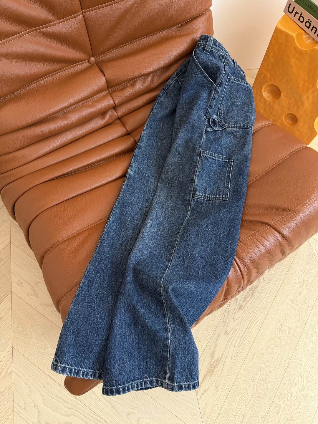 Jennie同款 26春夏 镂空立体双C图案装饰牛仔裤 重磅推荐 这一条上身太好看了啊 妥妥的高颜值牛仔