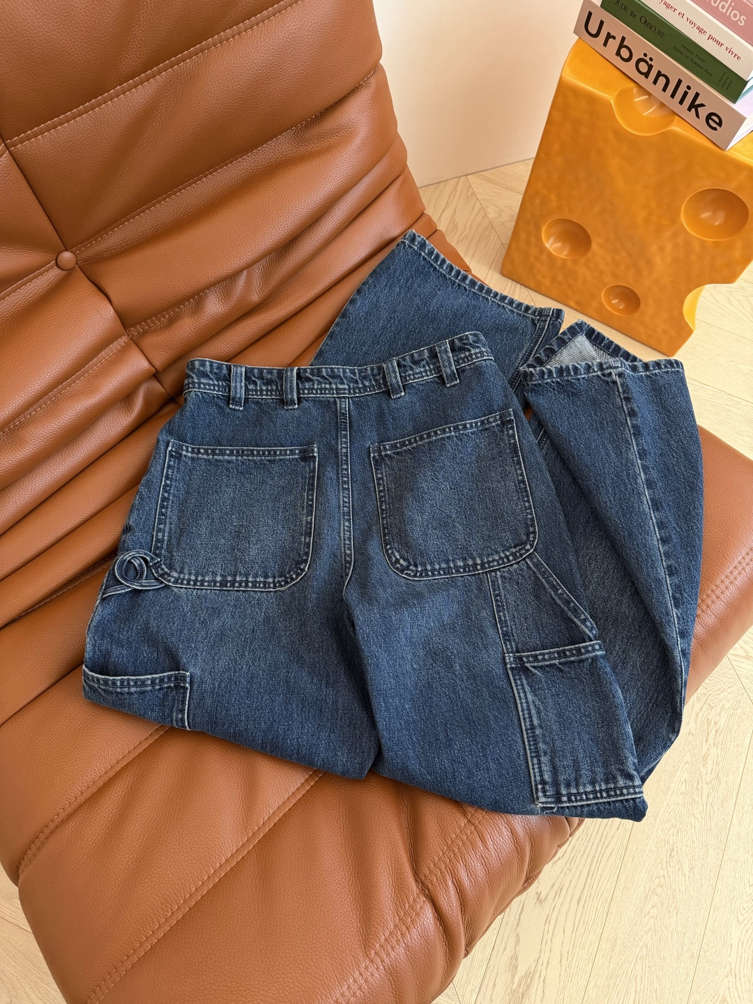 Jennie同款 26春夏 镂空立体双C图案装饰牛仔裤 重磅推荐 这一条上身太好看了啊 妥妥的高颜值牛仔