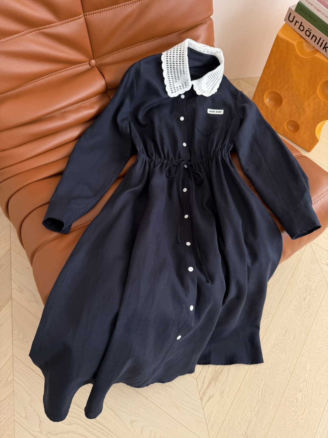 度假通勤皆可 26🆕🆕蕾丝钩花领子拼接亚麻连衣裙 经典徽标装饰 通勤或者度假皆可的长裙 完全不挑人 腰部