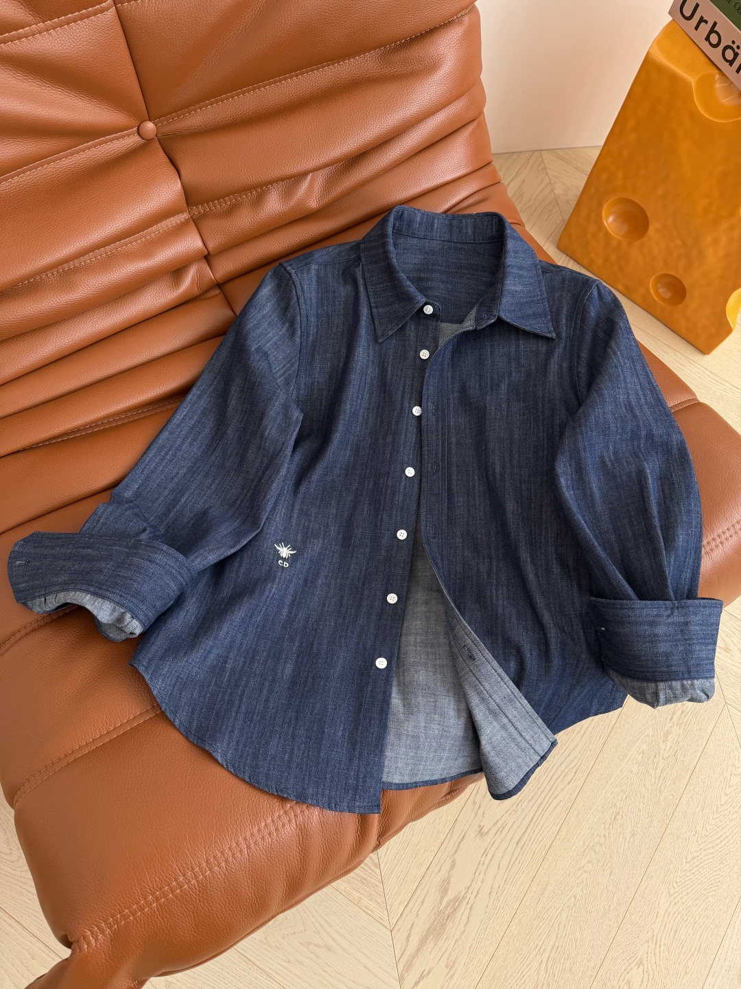 美式休闲推荐 26ss 小蜜蜂刺绣牛仔衬衫 日常搭配休闲慵懒款 自带复古buff 上身秒变博主范 版型比