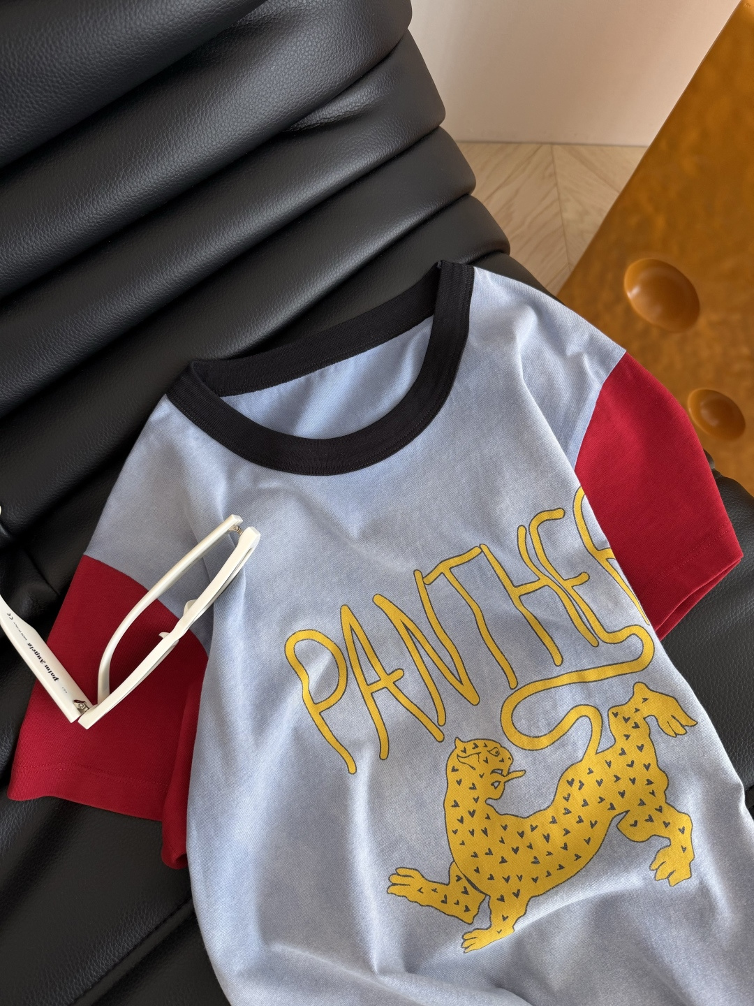 26春夏 豹子印花T恤 复古又时髦的配色 一眼爱上的T恤 整件是采用了渐变炒色工艺 有点做旧的感觉 十分