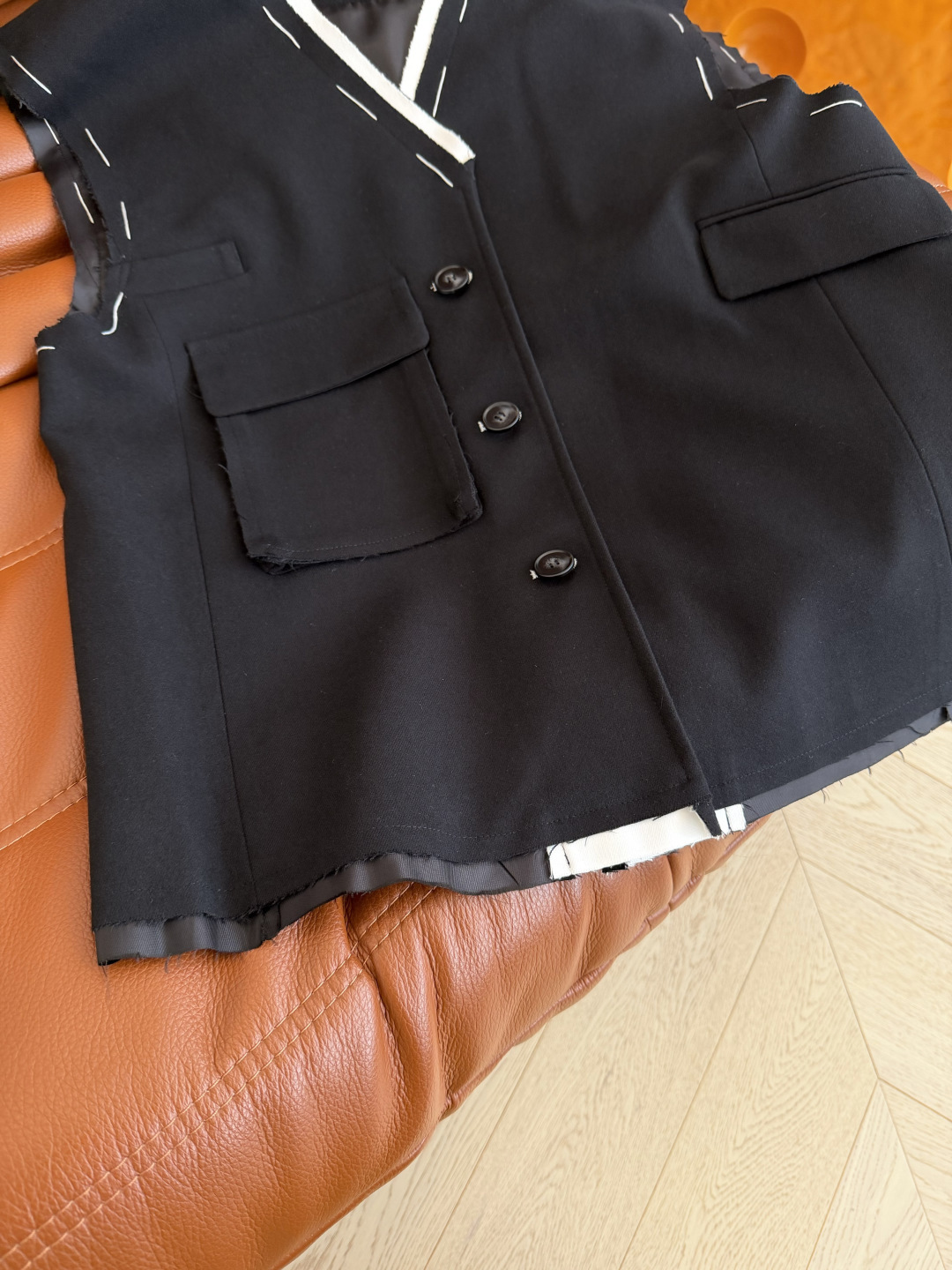 26新品 撞色手工线设计马甲外套 休闲慵懒 叠穿必备 率性干练 宽松自在 可以叠穿衬衫或者T恤 卫衣都可