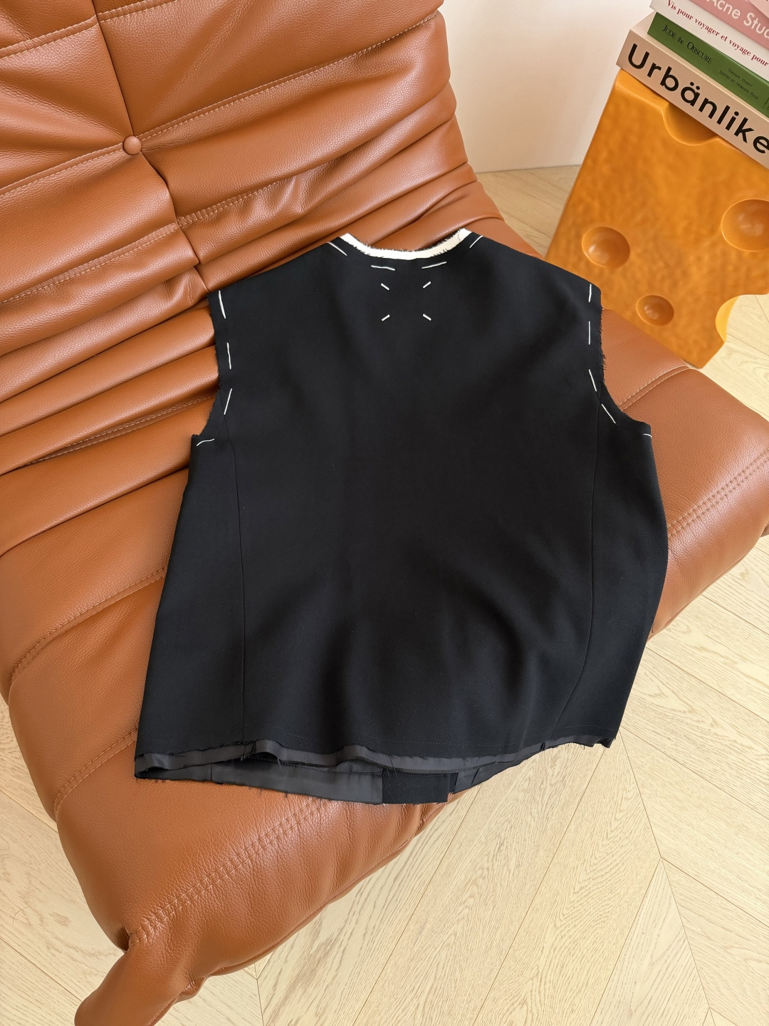 26新品 撞色手工线设计马甲外套 休闲慵懒 叠穿必备 率性干练 宽松自在 可以叠穿衬衫或者T恤 卫衣都可