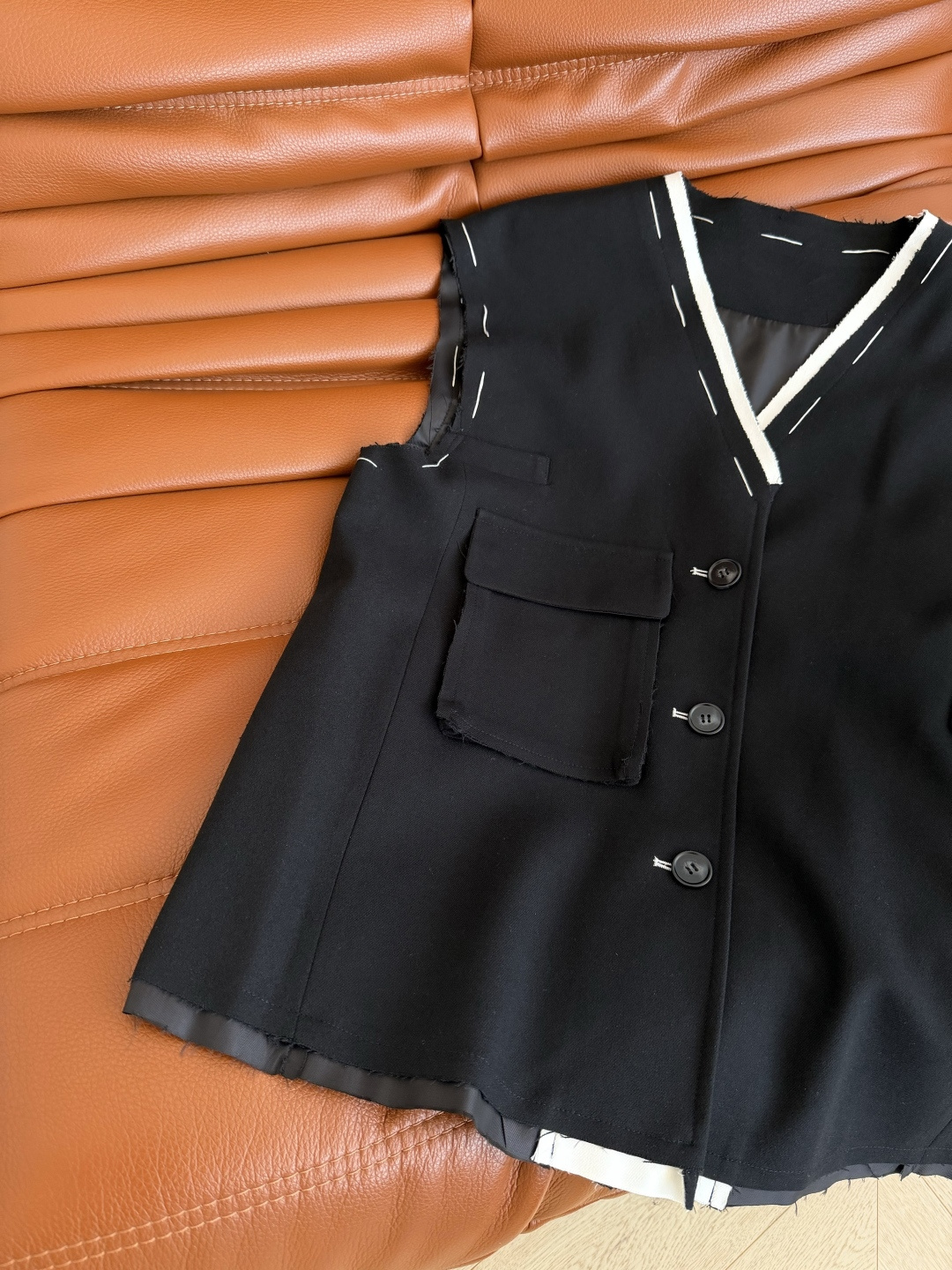 26新品 撞色手工线设计马甲外套 休闲慵懒 叠穿必备 率性干练 宽松自在 可以叠穿衬衫或者T恤 卫衣都可