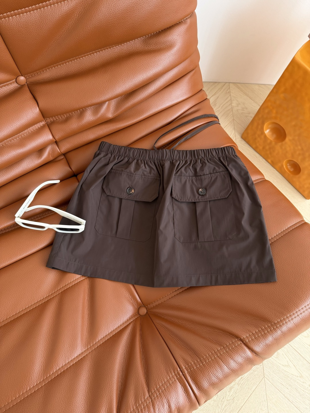 不可缺少的单品 26春夏 工装风口袋设计尼龙半裙 随便搭上衣都不会出错 宽松工装风版型藏肉不局促 夏日穿