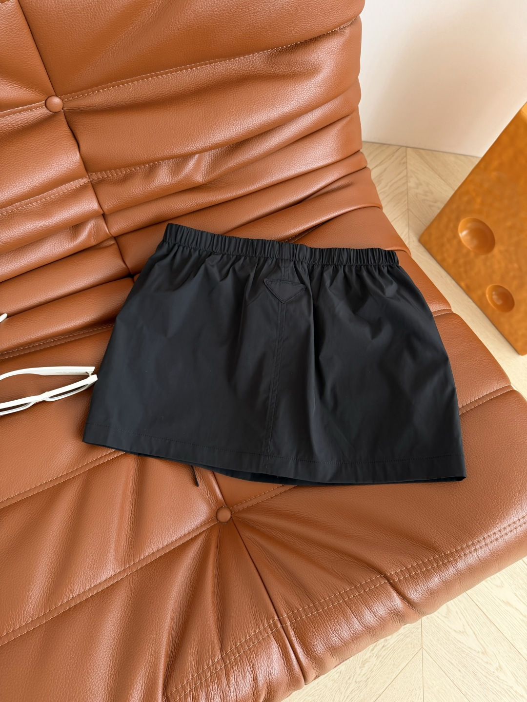 不可缺少的单品 26春夏 工装风口袋设计尼龙半裙 随便搭上衣都不会出错 宽松工装风版型藏肉不局促 夏日穿