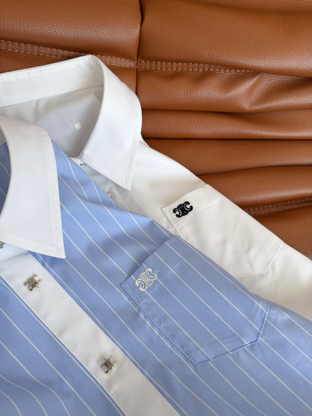 26ss 凯旋门刺绣短款衬衫 日常款 不管是通勤或者逛街约会都不会出错的衬衫 下摆松紧设计短款版型剪裁 