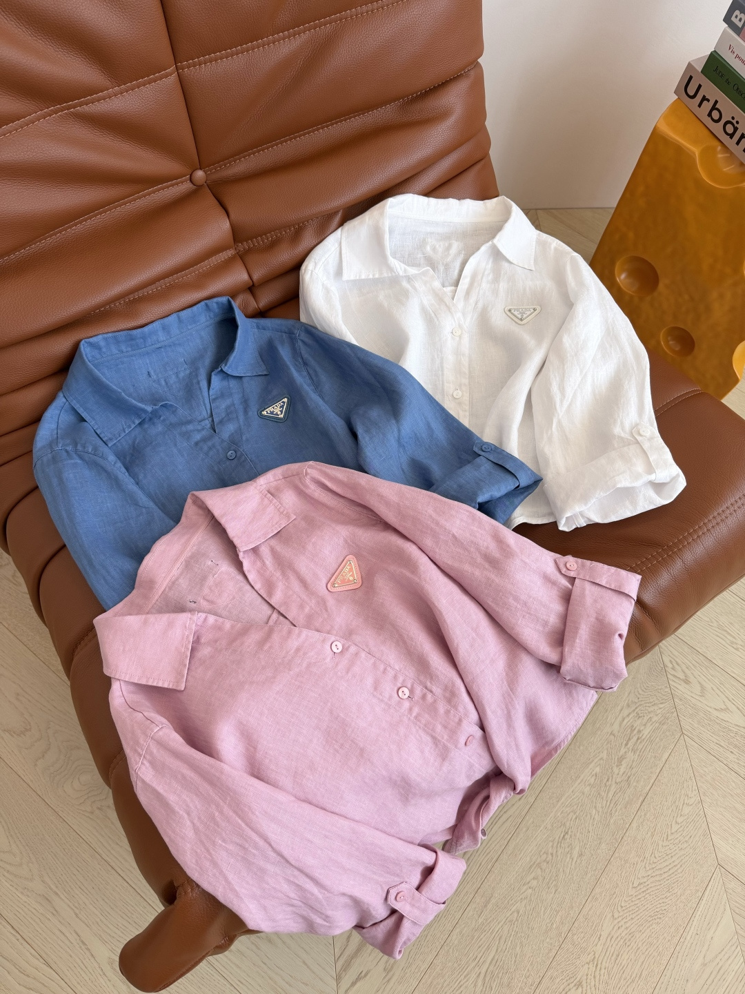 超美度假衬衫 26ss 三角标装饰系带亚麻衬衫 卷边七分袖设计 下摆是兔耳朵系带设计 一整个休闲慵懒的F