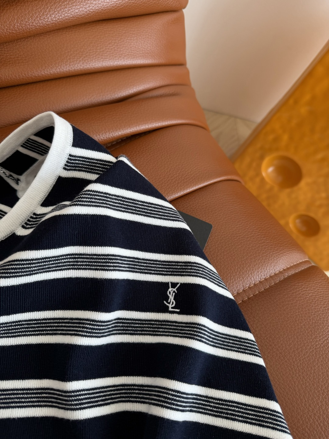 26春夏 字母logo刺绣条纹针织背心 夏季实穿款 轻薄款针织纱线 透气舒适 日常出街或者度假都OK 很