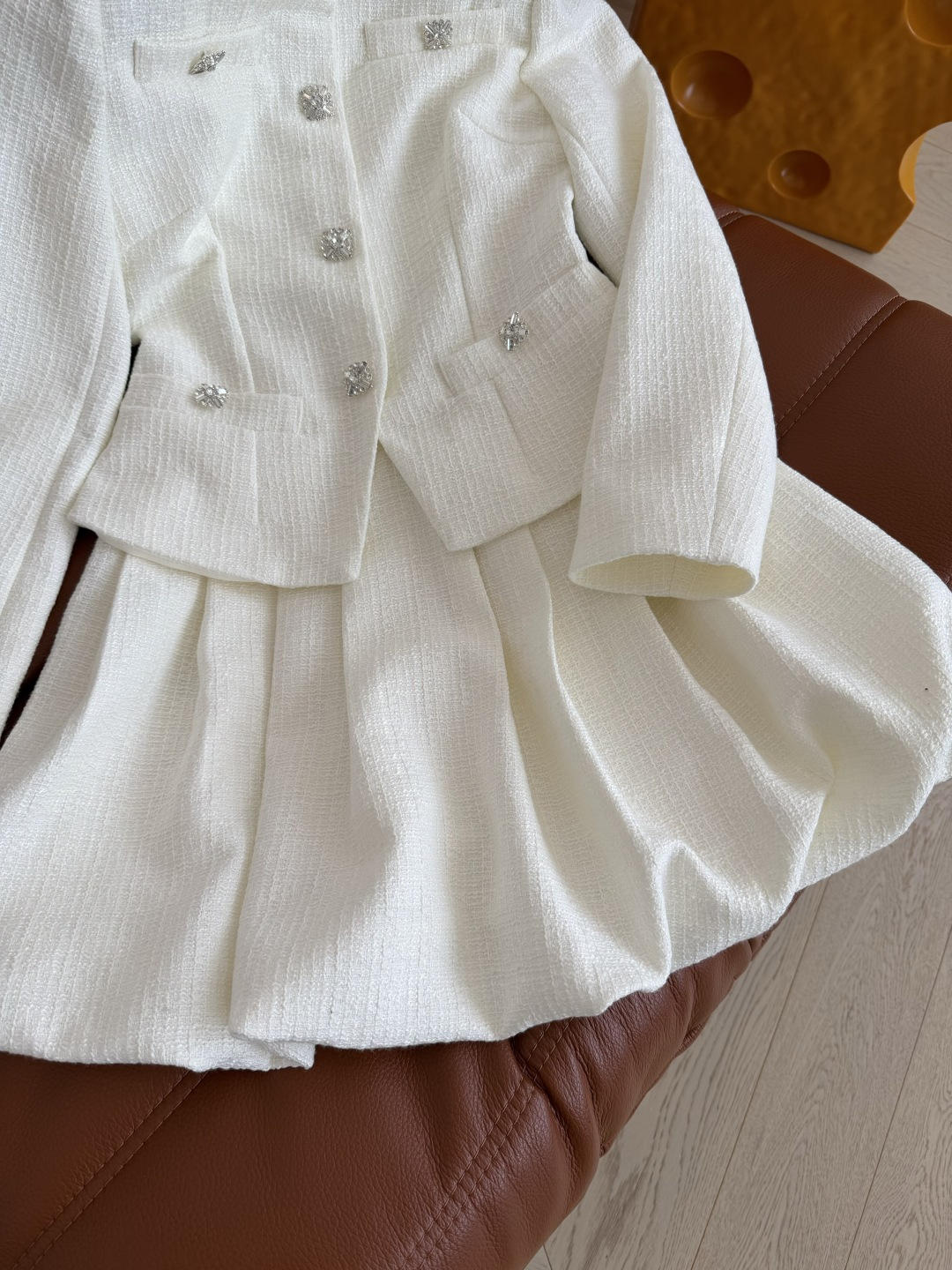 优雅气质 名媛风假两件设计感连衣裙 可以出席重要场合的裙子 日常通勤皆可 修身外套+花苞半裙的假两件设计