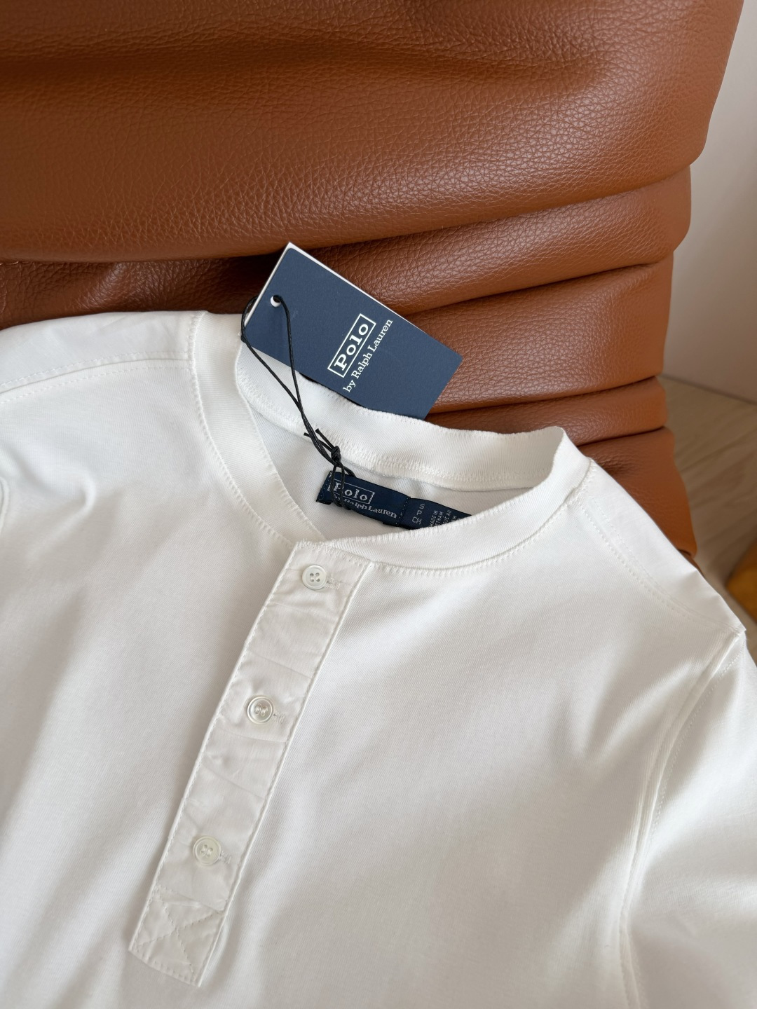 极简风时髦～拼接式设计长裙 上身就能Get到老钱风时髦感 极简设计感很讨喜 上下采用不同材质面料拼接 立