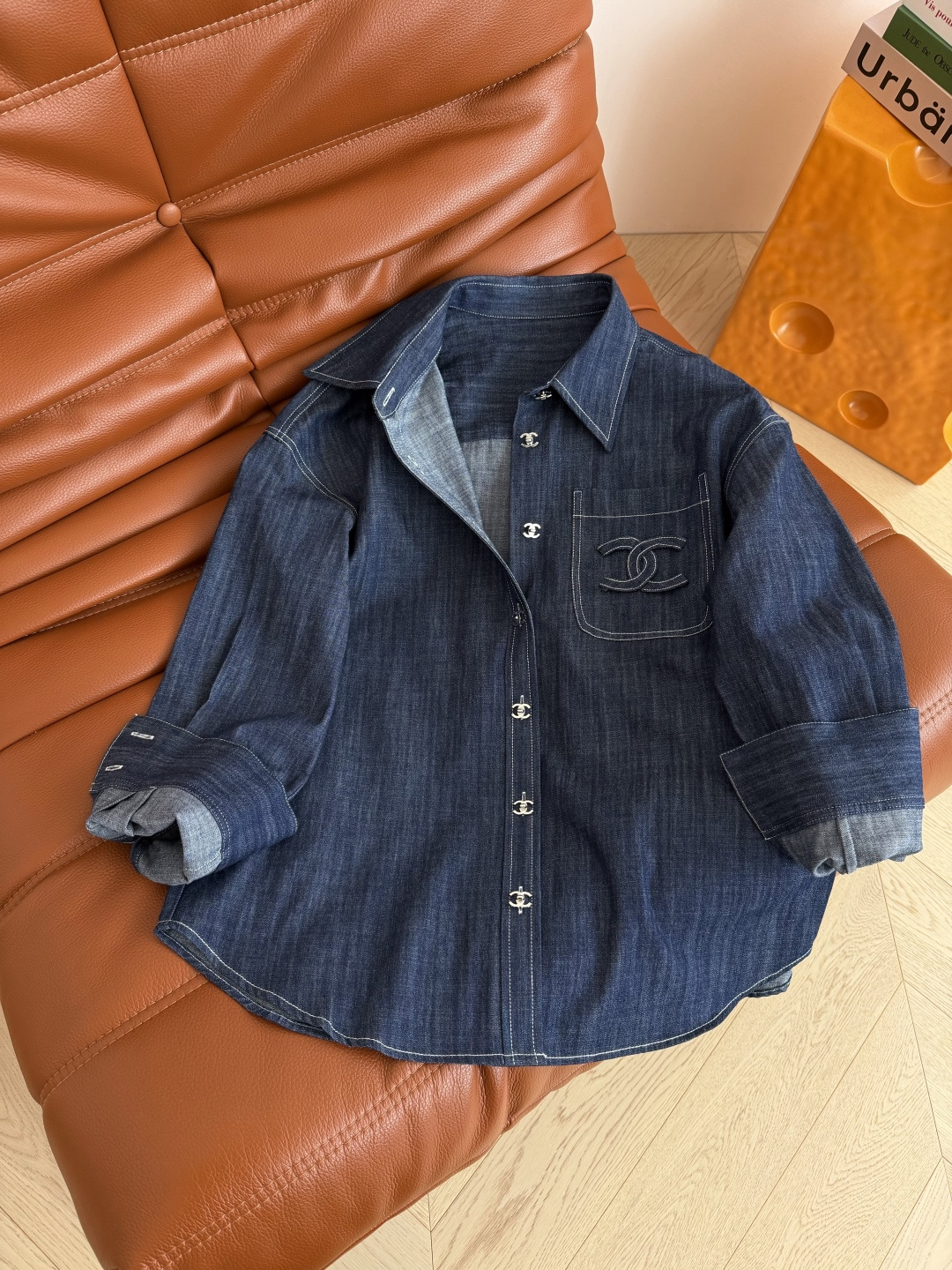 美式休闲 26ss 立体手工双c装饰牛仔衬衫 日常休闲的一款衬衫 上身很有范 气质感在线 纯手工剪裁的双