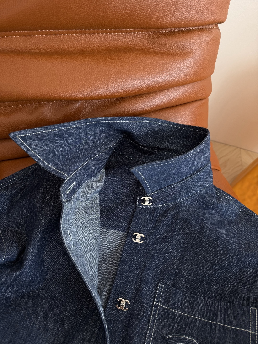 美式休闲 26ss 立体手工双c装饰牛仔衬衫 日常休闲的一款衬衫 上身很有范 气质感在线 纯手工剪裁的双