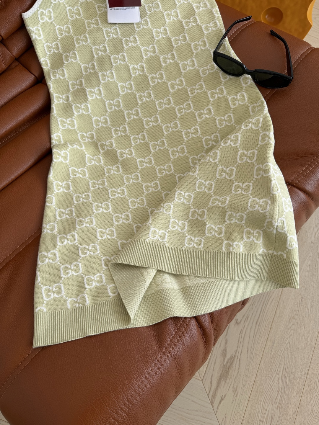 超好看的薄荷绿 26春夏 经典图案提花无袖针织连衣裙 日常出街随意穿 很好出片 背心无袖设计 里面还可以