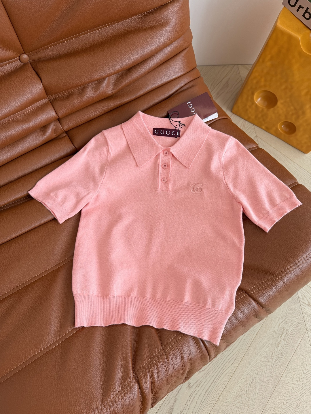 夏季轻薄款针织短袖 26新品 经典logo刺绣翻领针织上衣 简约又好穿 搭配裤子或者半裙都OK Polo