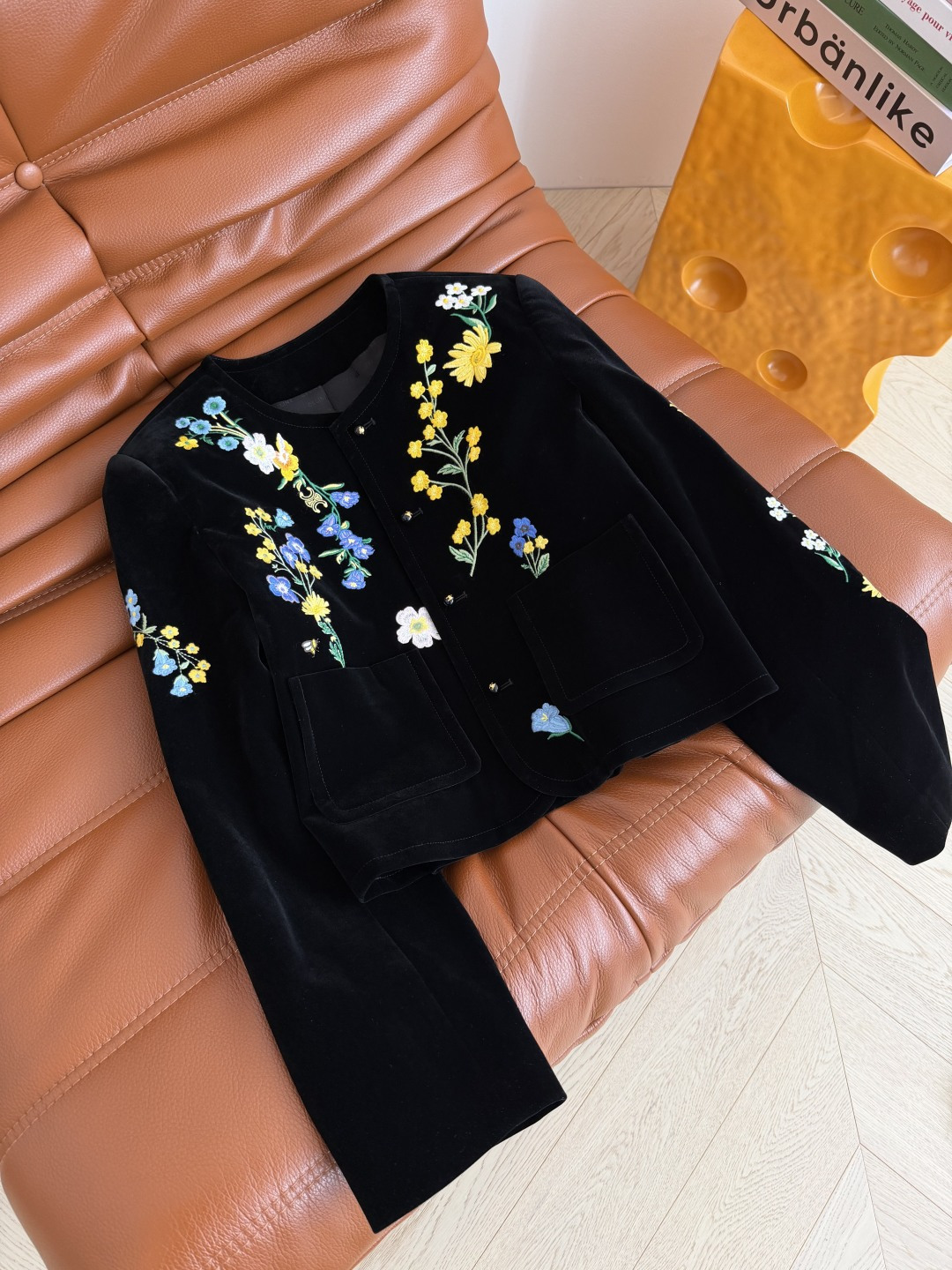 超重工的丝绒外套 26新款 花卉凯旋门图案刺绣丝绒外套 实物太美了 重工高密度刺绣 丛林花卉和凯旋门图案