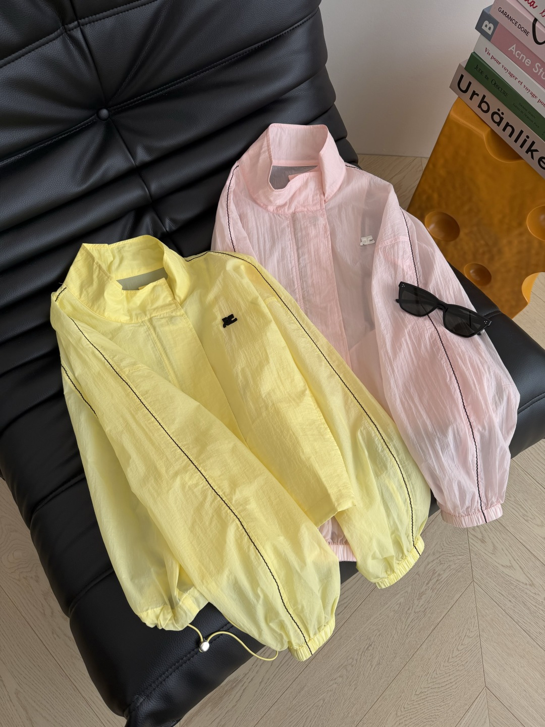 出行必备防晒衣 26新品 撞色线条设计皮肤衣防晒衣 颜色太加分了 简约时髦 采用功能性防紫外线面料 透气
