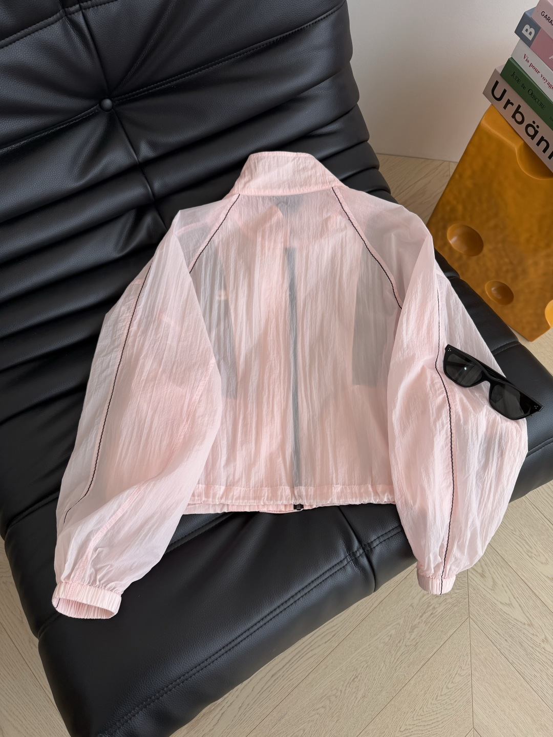 出行必备防晒衣 26新品 撞色线条设计皮肤衣防晒衣 颜色太加分了 简约时髦 采用功能性防紫外线面料 透气