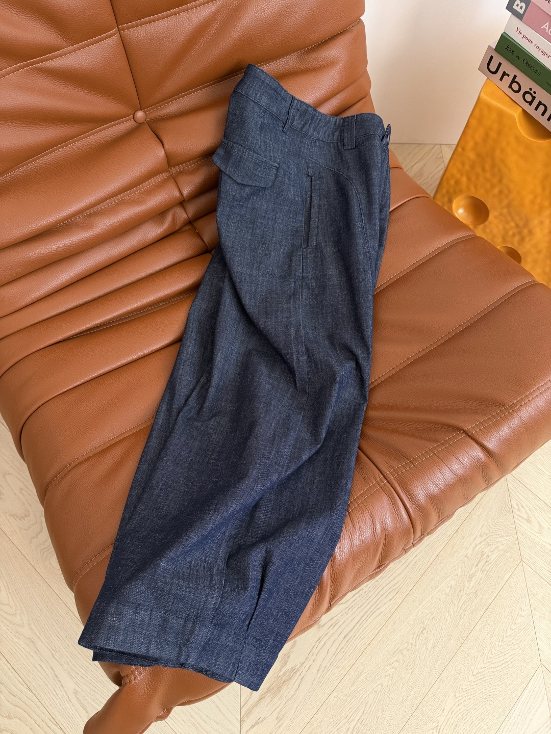 时髦灯笼裤 26春夏 九分灯笼设计牛仔裤 对一切腿型都很友好 藏肉显瘦显高 时髦感在线 不管是搭配T恤或
