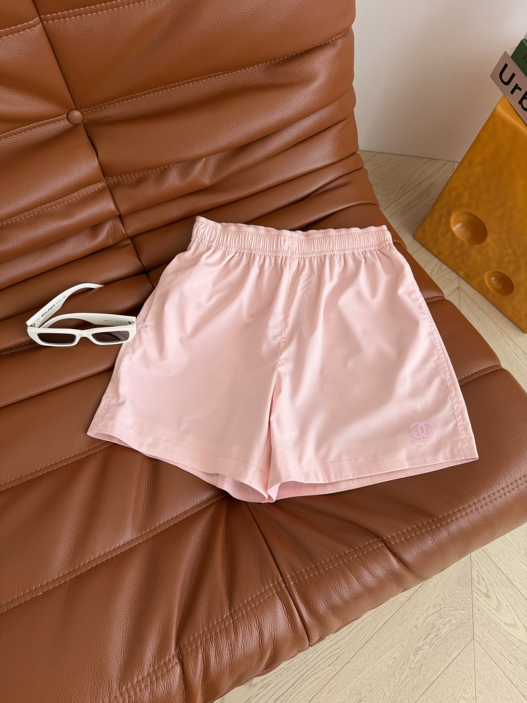 26春夏 立体胶印双C图案短裤 日常居家或者出街都百搭的短裤 休闲减龄 运动穿它也很适合 松紧腰设计 裤