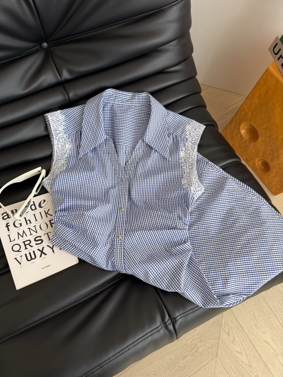 懒人最爱衬衫裙 26ss 凯旋门小银扣装饰～褶皱收腰设计格子连衣裙 两个袖口蕾丝花边拼接 上身真的直击我