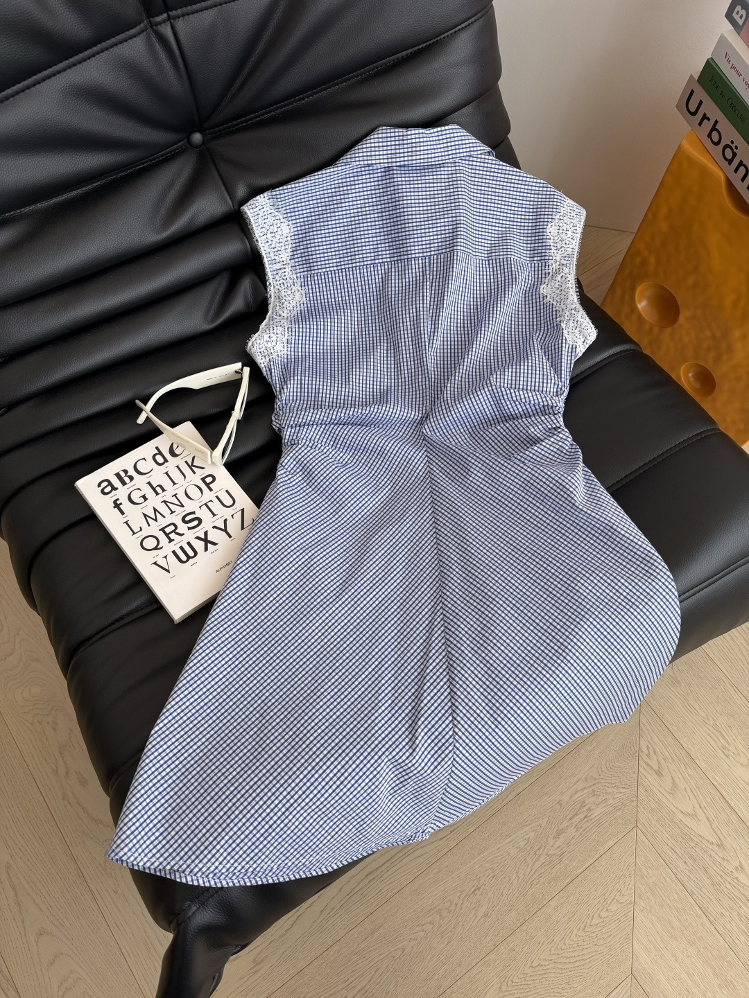 懒人最爱衬衫裙 26ss 凯旋门小银扣装饰～褶皱收腰设计格子连衣裙 两个袖口蕾丝花边拼接 上身真的直击我