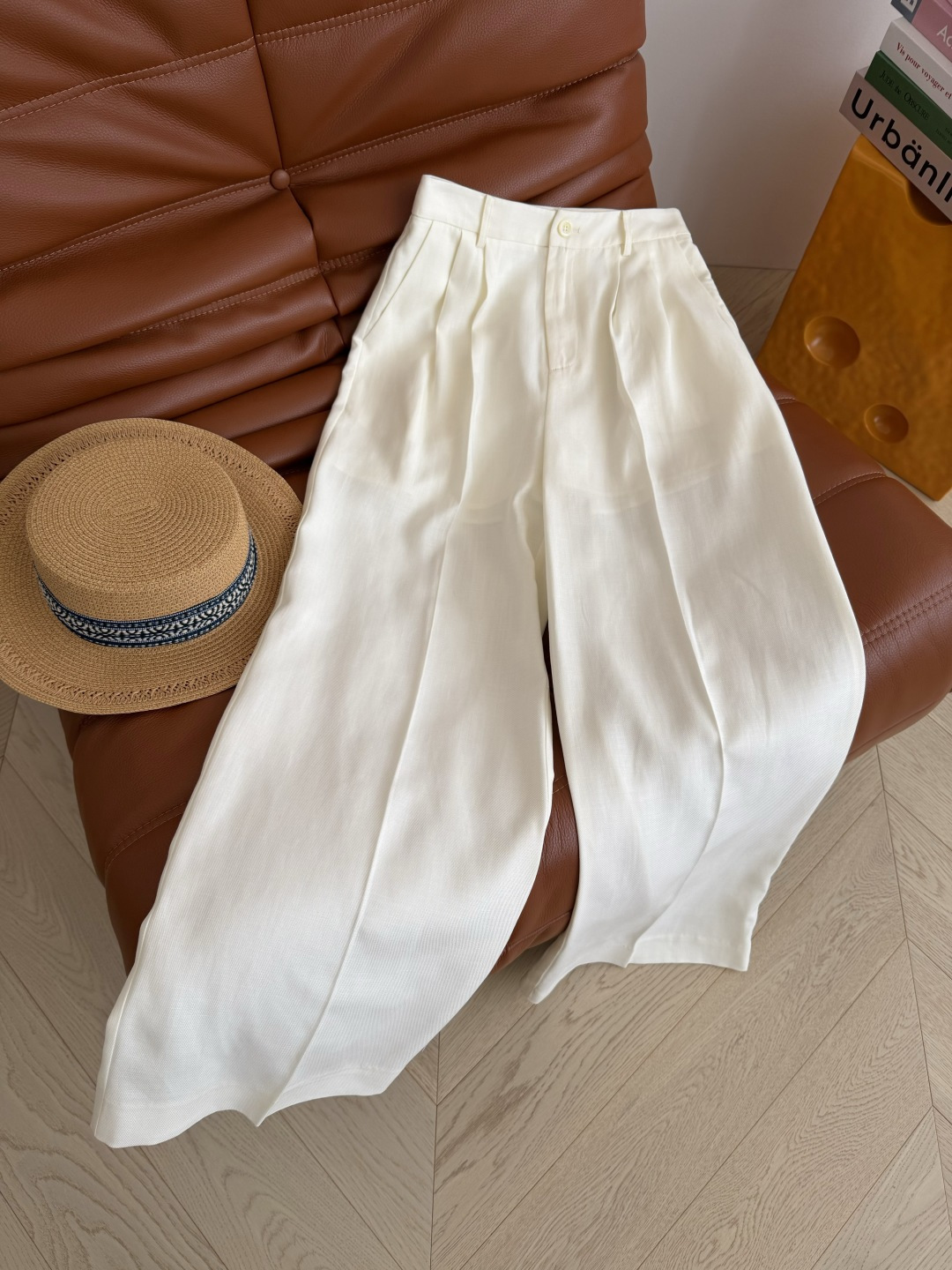 度假夏日套装 26新款 蕾丝花边拼接套装 自带复古休闲的度假风格 优雅又大气 秘诀在于短款马甲搭配阔腿长