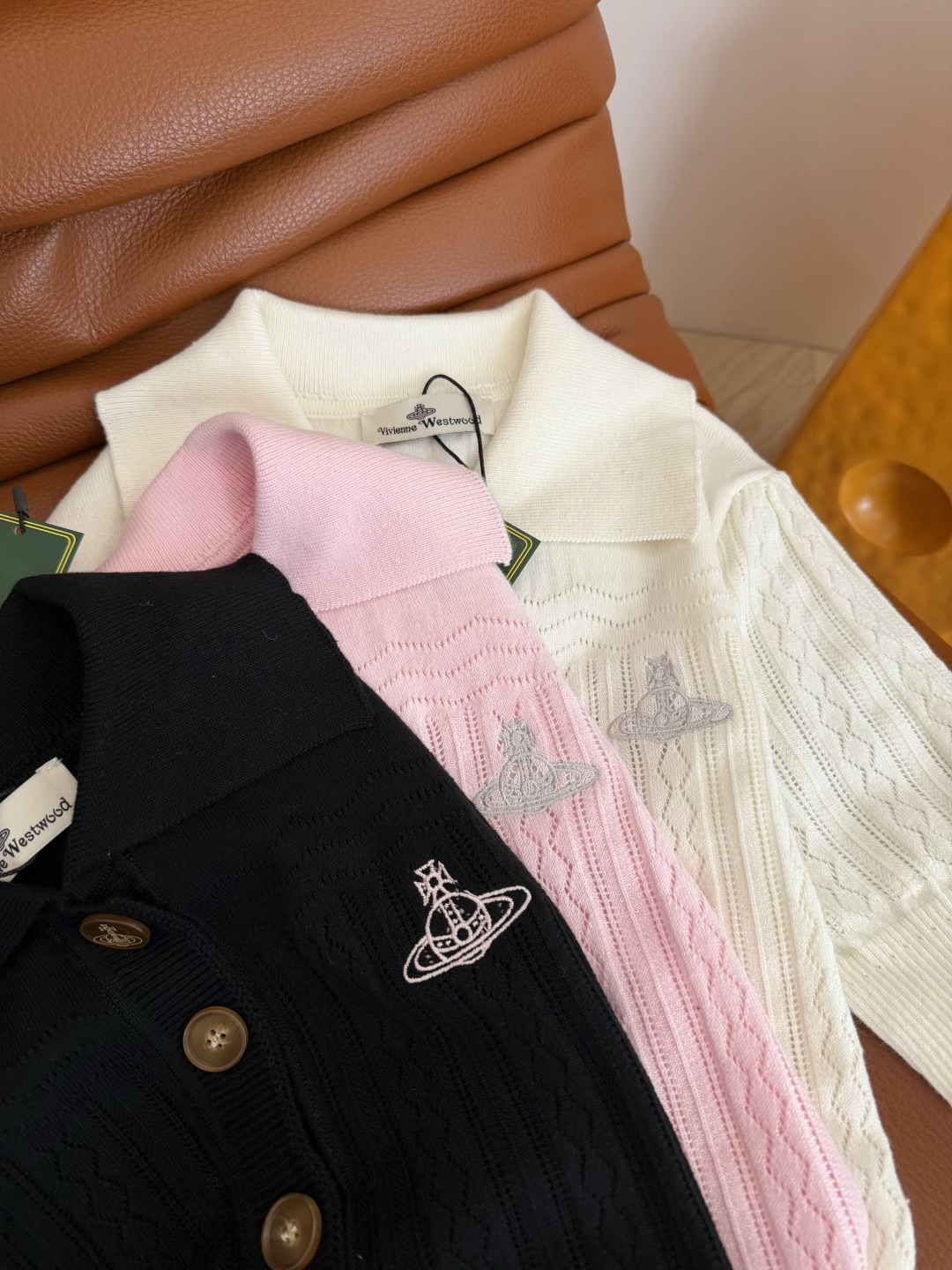 26春夏 土星图案刺绣针织开衫 重工镂空织法 透气性极好 不怕闷热 时髦感在线 开扣小开衫设计 日常巨百