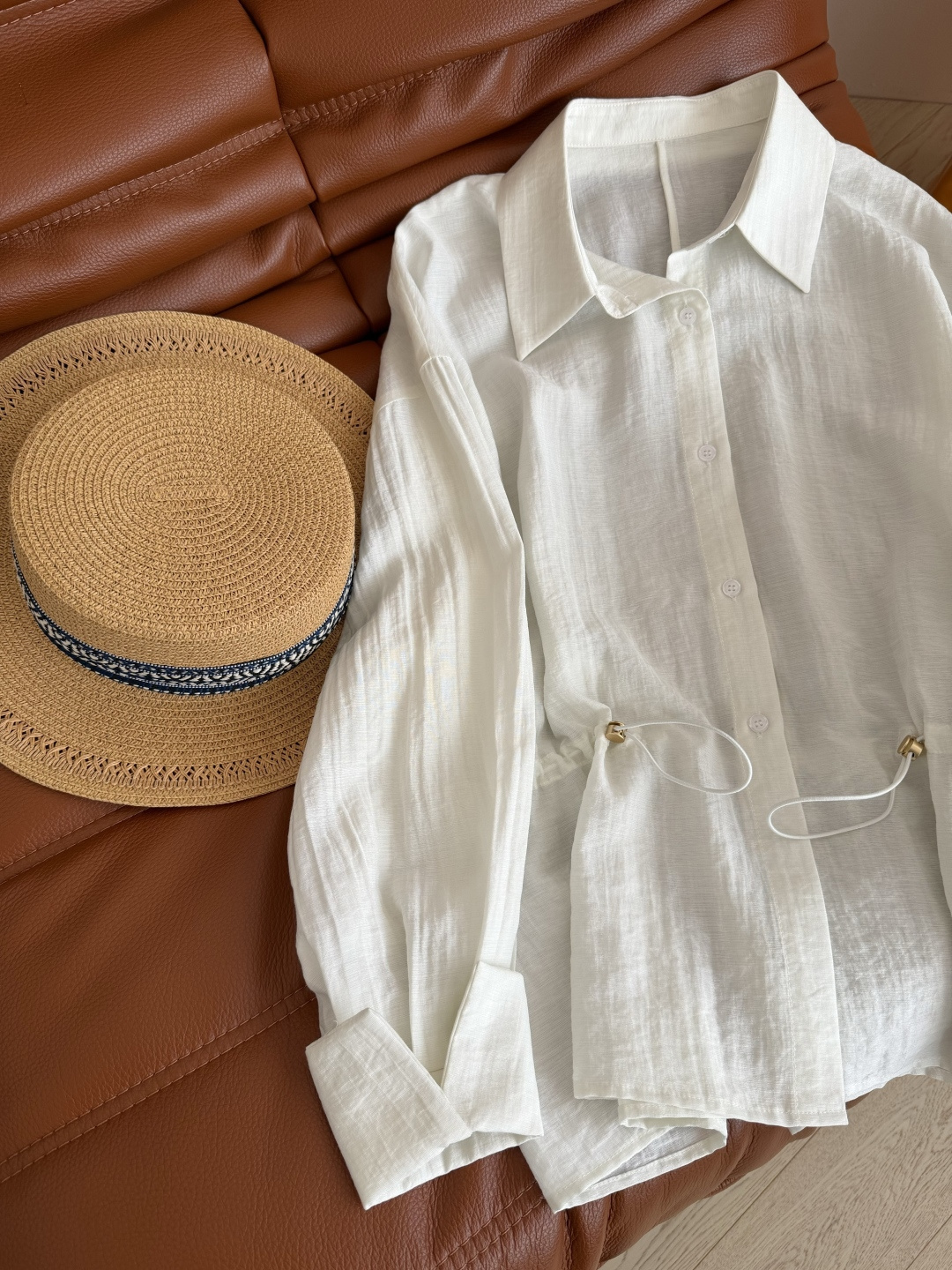 简约风防晒衬衫 26新款 小众设计师款 腰部抽绳设计衬衫 轻薄天丝面料 透气性很好 可以当防晒衬衫 出街