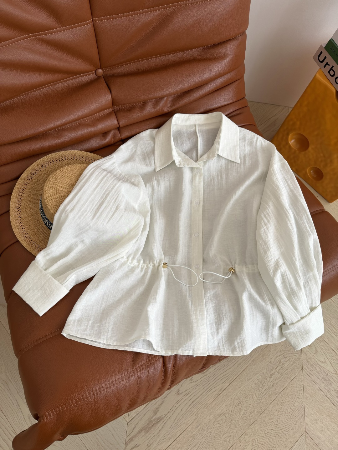 简约风防晒衬衫 26新款 小众设计师款 腰部抽绳设计衬衫 轻薄天丝面料 透气性很好 可以当防晒衬衫 出街