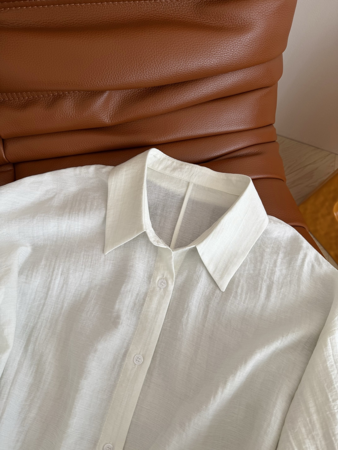 简约风防晒衬衫 26新款 小众设计师款 腰部抽绳设计衬衫 轻薄天丝面料 透气性很好 可以当防晒衬衫 出街