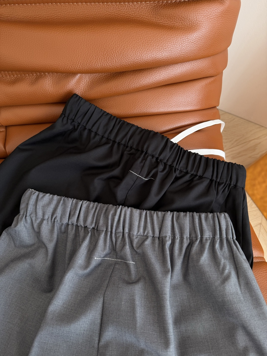 夏季轻薄款西裤 百搭系列 白色系带设计西裤 日常慵懒休闲 太百搭了 不管是想要时髦范儿还是通勤正式感都可