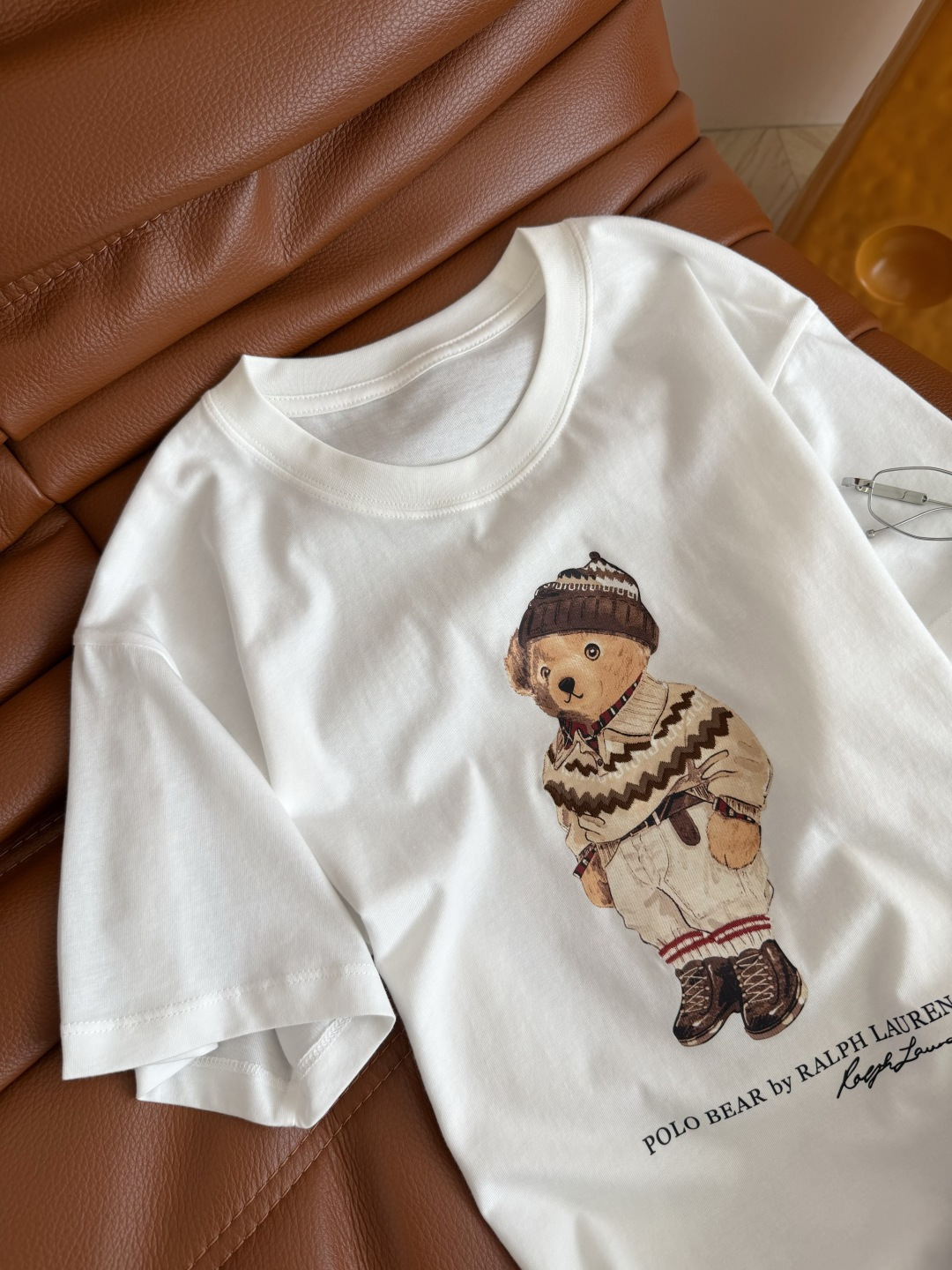 小熊T恤🐻来袭 26ss 绅士小熊印花白色T恤 英伦绅士风小熊 超级可爱吸睛 实物更好看 上身十分吸睛 