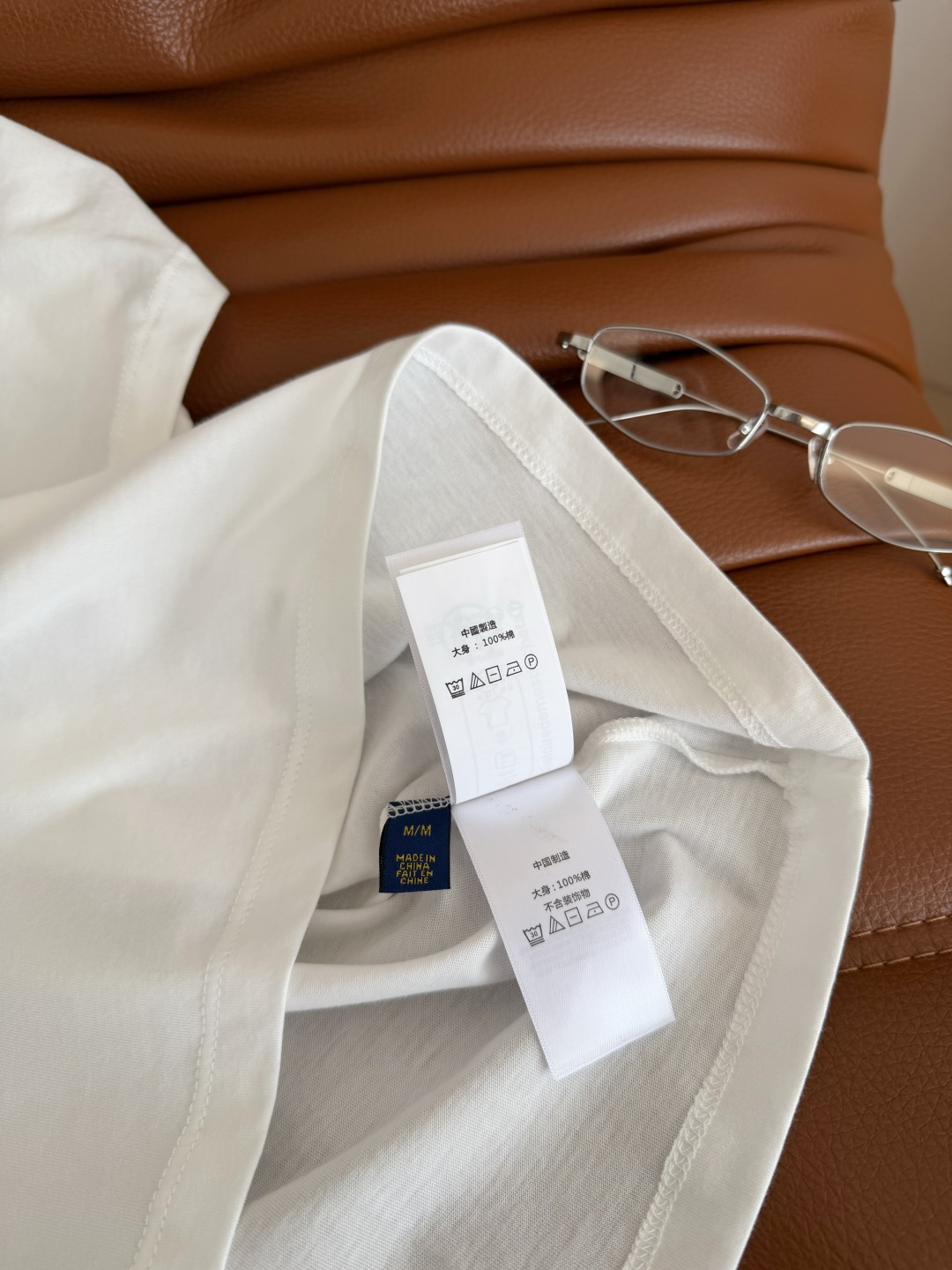 小熊T恤🐻来袭 26ss 绅士小熊印花白色T恤 英伦绅士风小熊 超级可爱吸睛 实物更好看 上身十分吸睛 