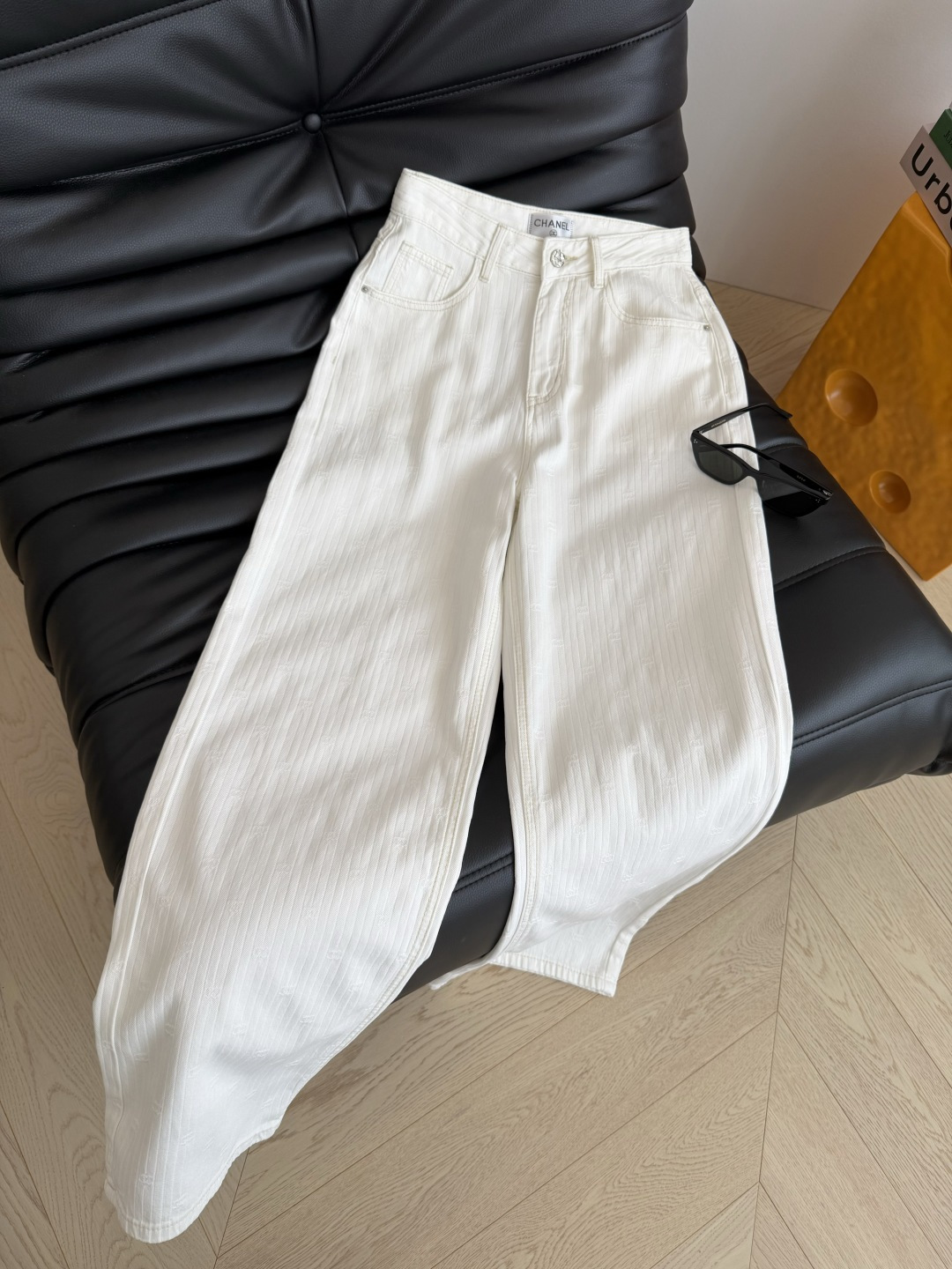 26ss Vintage中古风 双C提花白色牛仔裤 采用重工的双C提花牛仔面料 很软糯很舒服 后备口袋刺