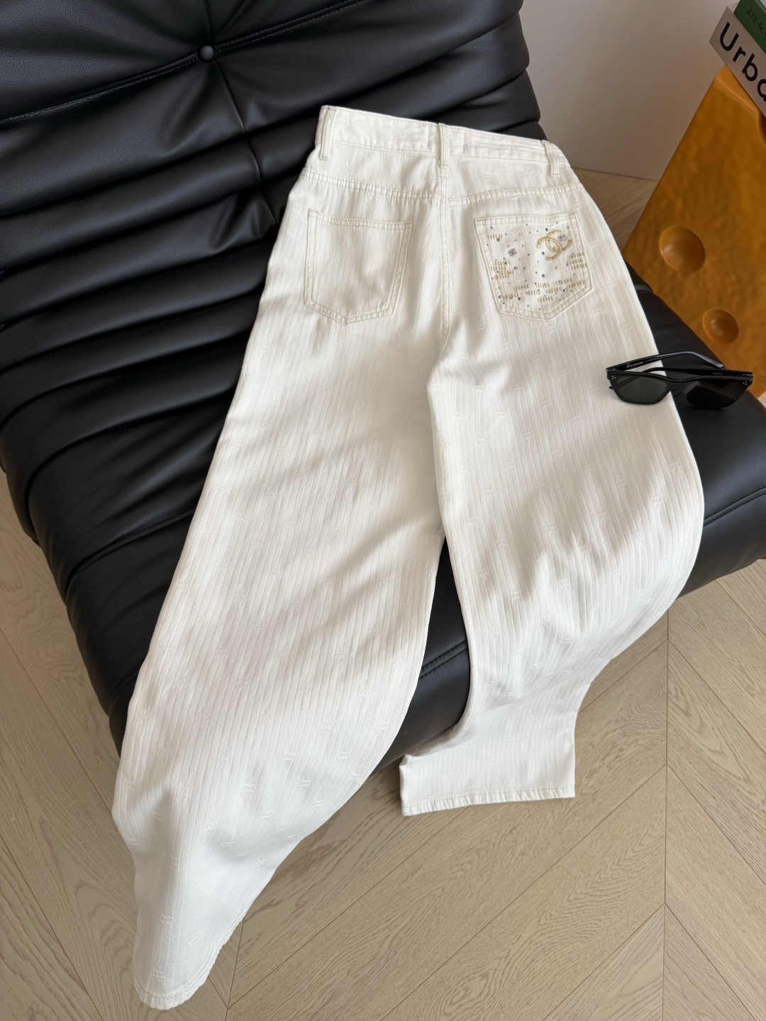 26ss Vintage中古风 双C提花白色牛仔裤 采用重工的双C提花牛仔面料 很软糯很舒服 后备口袋刺