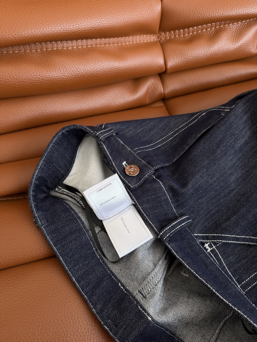 时髦百搭 26新款 立体手工双C装饰牛仔裤 明线系列 颜值抗打 不管搭配T恤或者衬衫都很高颜值 撞色明线