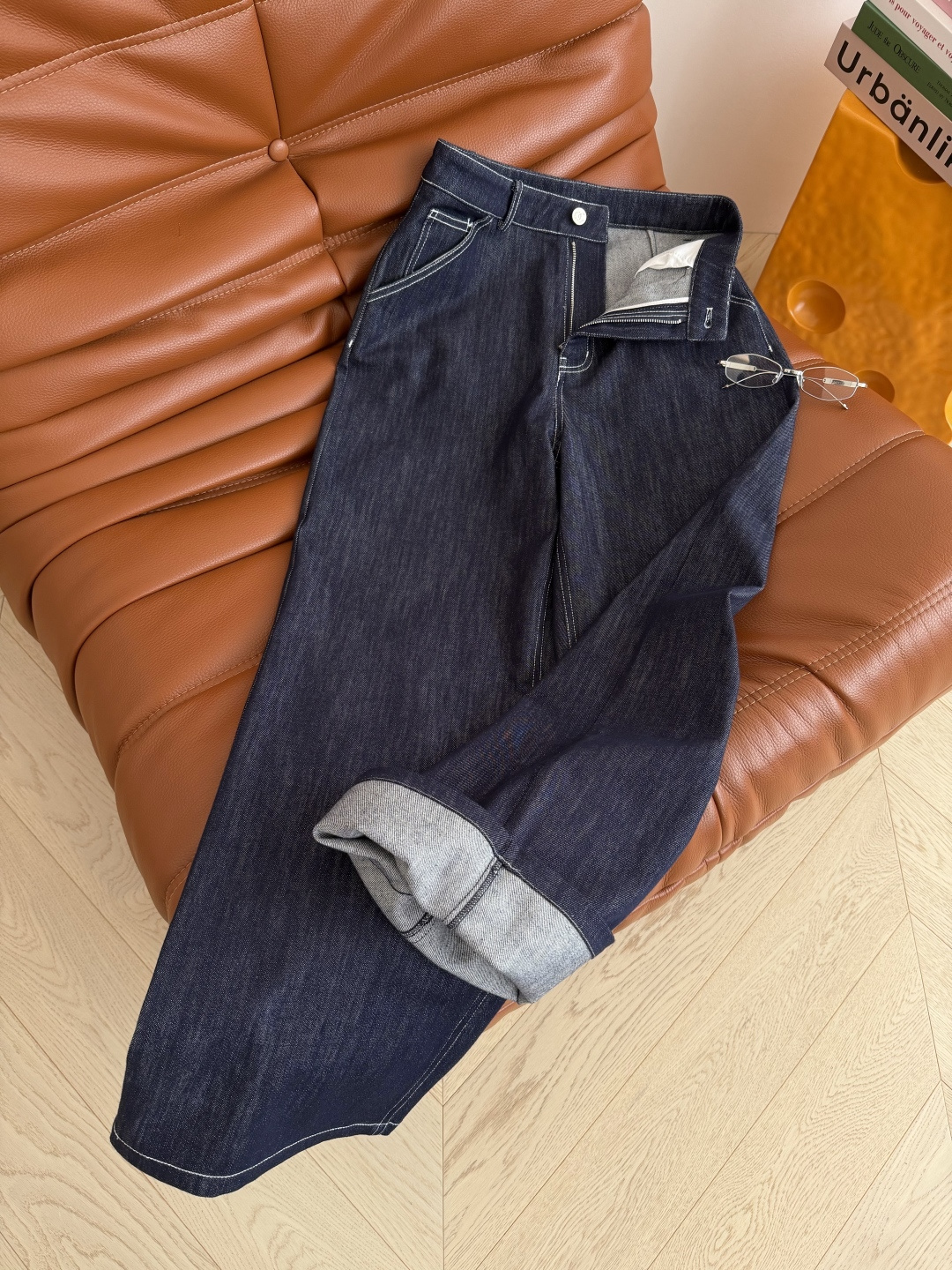 时髦百搭 26新款 立体手工双C装饰牛仔裤 明线系列 颜值抗打 不管搭配T恤或者衬衫都很高颜值 撞色明线