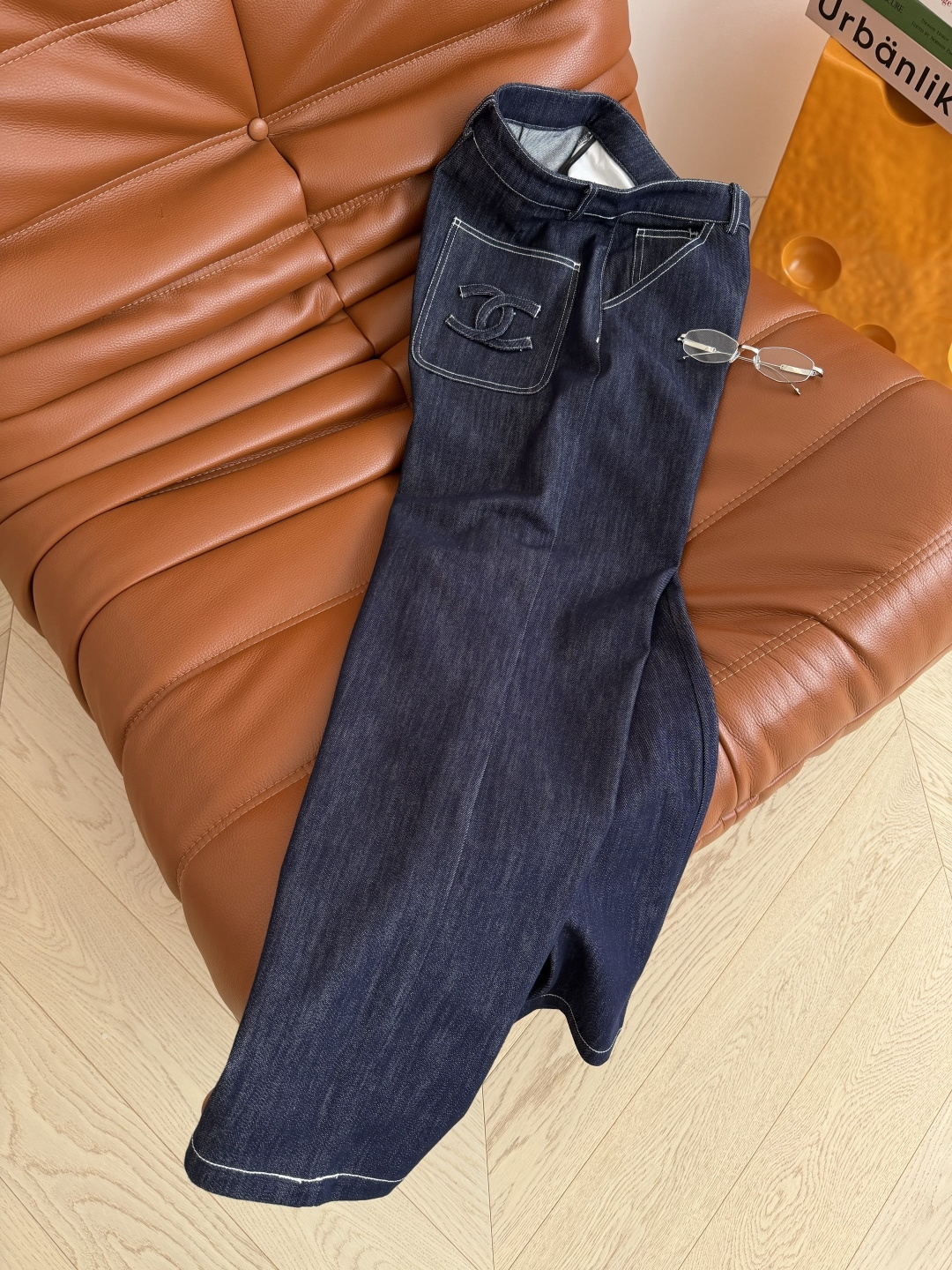 时髦百搭 26新款 立体手工双C装饰牛仔裤 明线系列 颜值抗打 不管搭配T恤或者衬衫都很高颜值 撞色明线