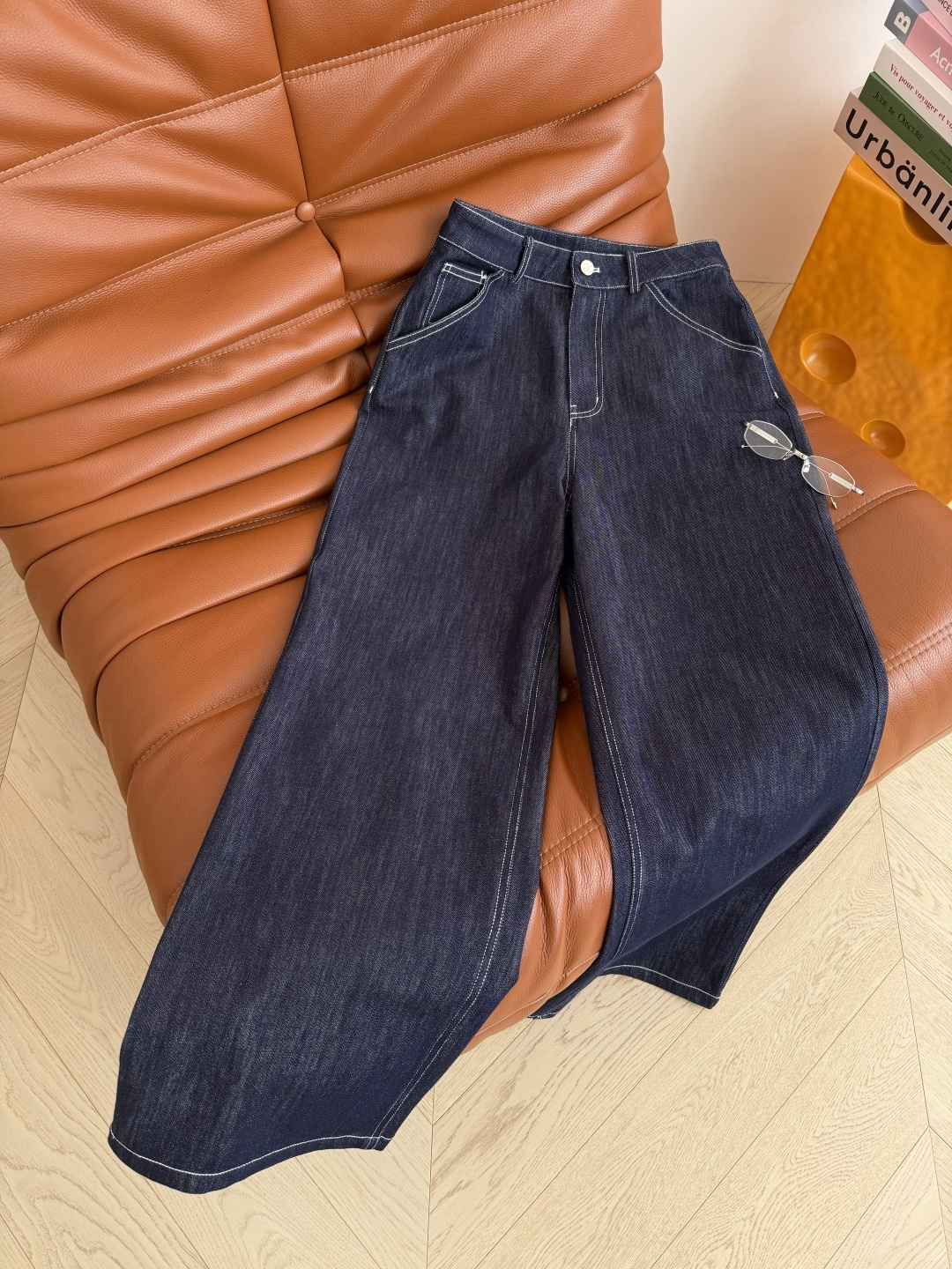 时髦百搭 26新款 立体手工双C装饰牛仔裤 明线系列 颜值抗打 不管搭配T恤或者衬衫都很高颜值 撞色明线