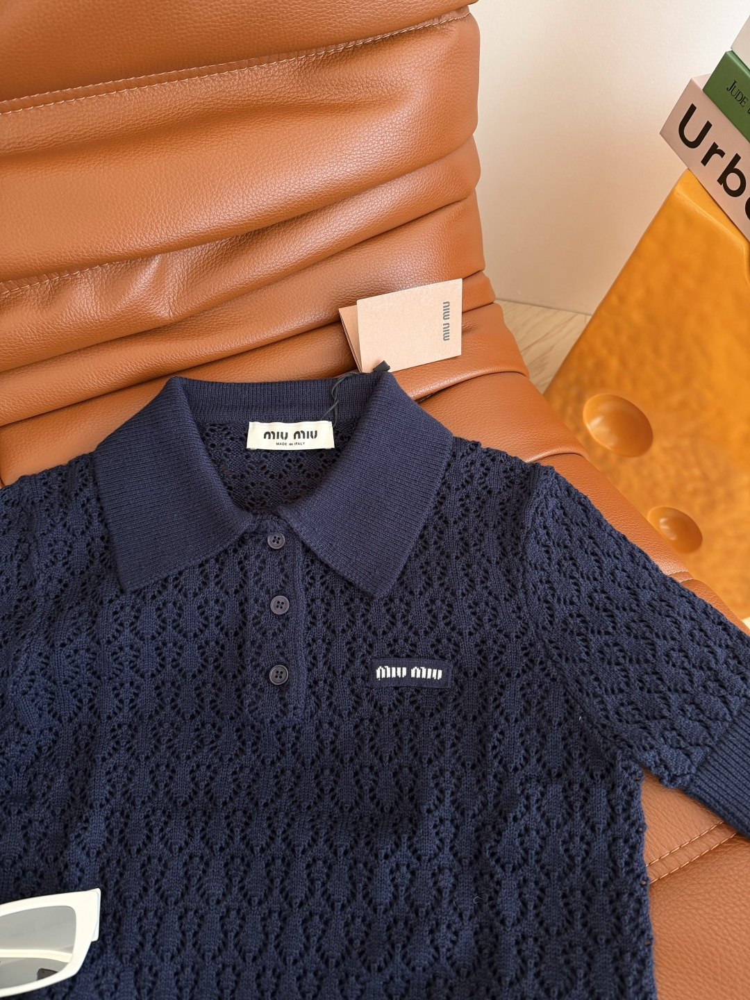 赵今麦同款 26ss 字母徽标装饰针织上衣 重工镂空织法 上身透气清爽 百搭的基础班型 不管是什么身材都