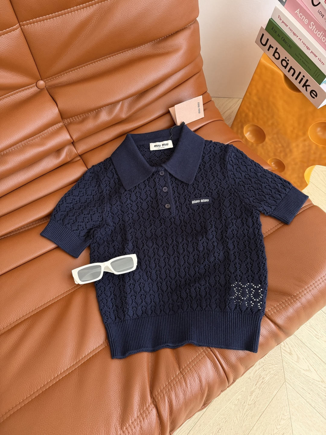 赵今麦同款 26ss 字母徽标装饰针织上衣 重工镂空织法 上身透气清爽 百搭的基础班型 不管是什么身材都