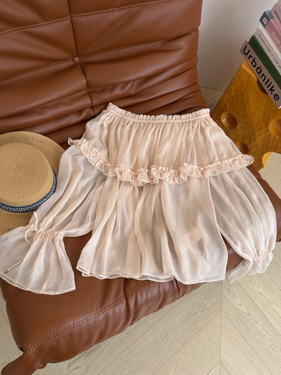 超美的度假上衣 26春夏 一字肩设计层叠丝质上衣 上身太美了 度假穿它就对了 秒出片 一字肩和普通肩两种