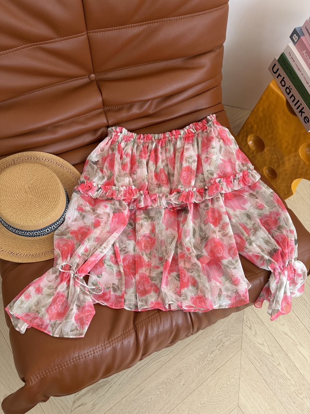 超美的度假上衣 26春夏 一字肩设计层叠丝质上衣 上身太美了 度假穿它就对了 秒出片 一字肩和普通肩两种