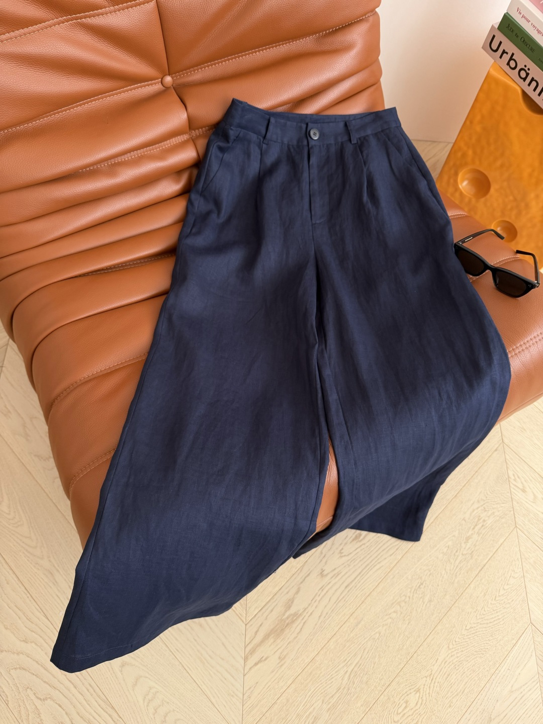 凯旋门银扣透气亚麻套装～自带空气感 复古休闲又时髦 小飞袖设计上衣+直筒长裤 极简主义又保留了优雅女人味