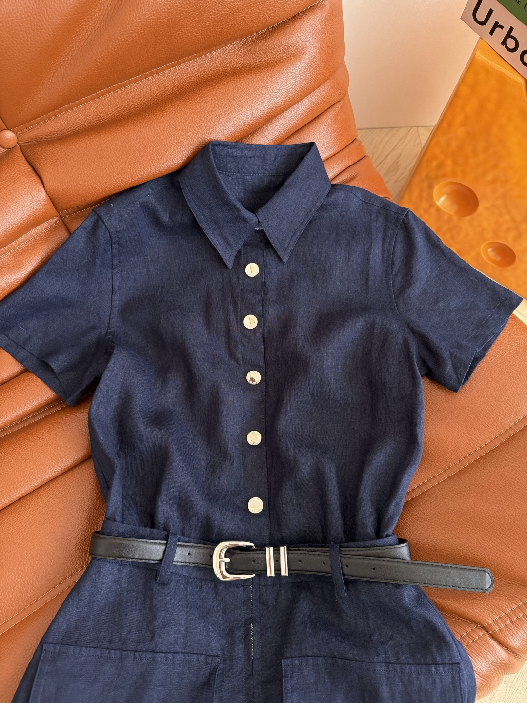 扑面而来的高级感 26ss 藏蓝色工装风亚麻连衣裙 高级感在线 行走的气质感 采用藏蓝色亚麻面料 很重磅